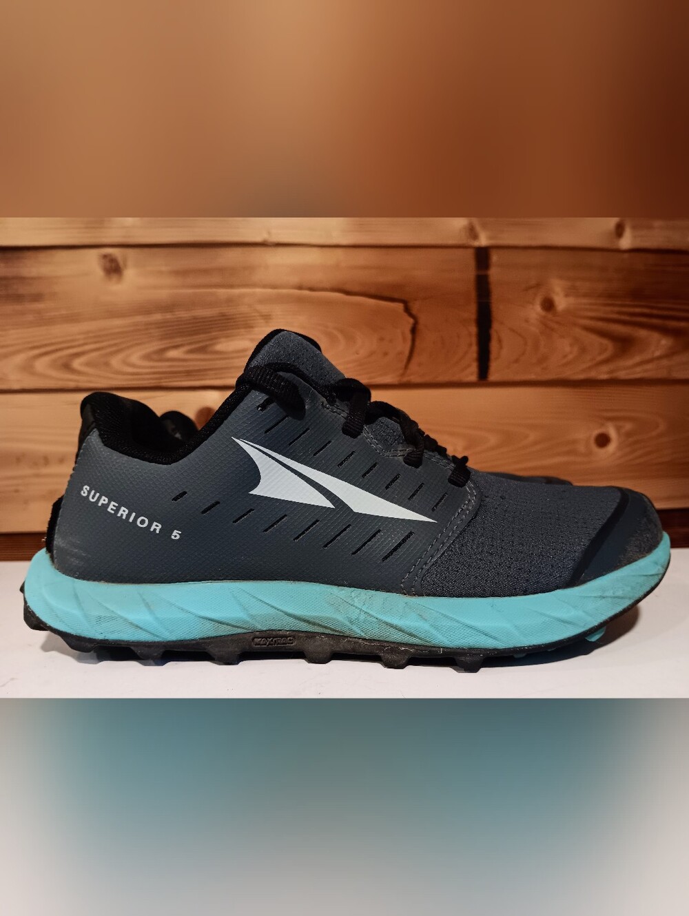 Altra Women's Athletic Shoes Size 5.5 Superior 5